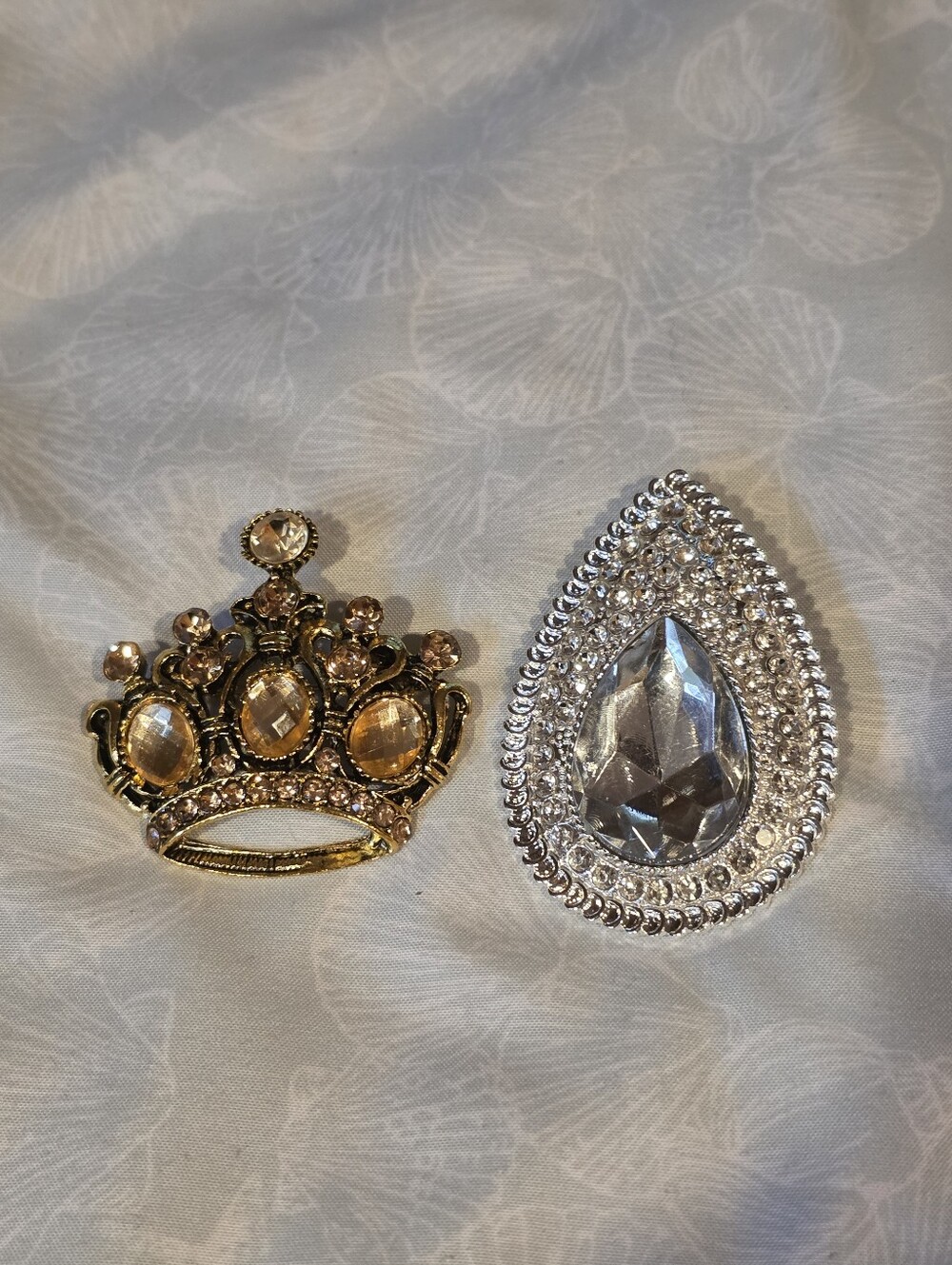 Royal Crown and Teardrop Rhinestone Brooch Set - Gold & Silver
